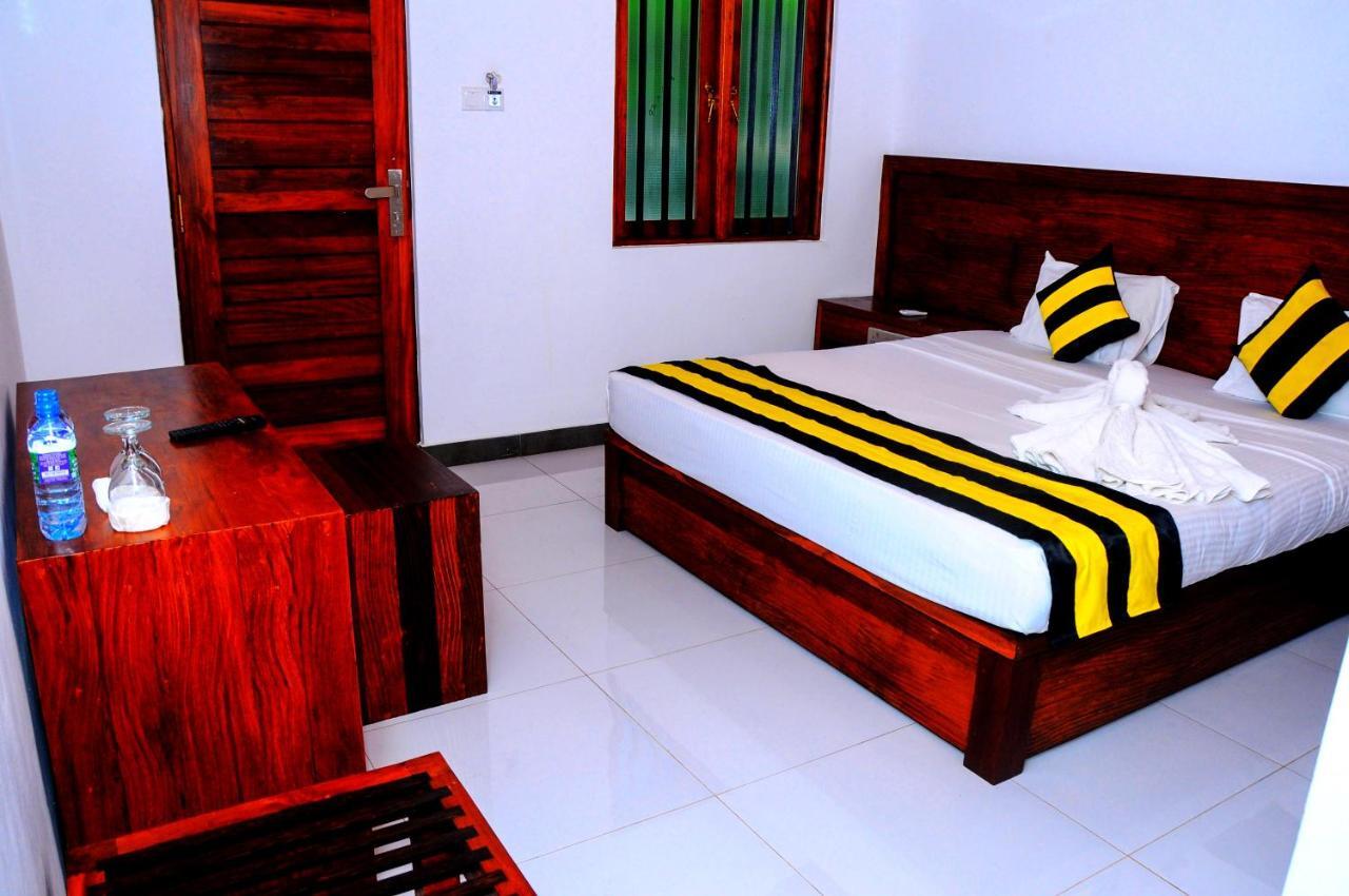 Happy Banana Hotel Unawatuna Exterior foto