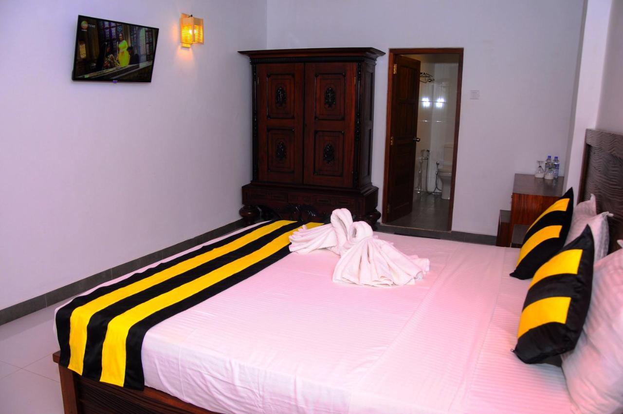 Happy Banana Hotel Unawatuna Exterior foto