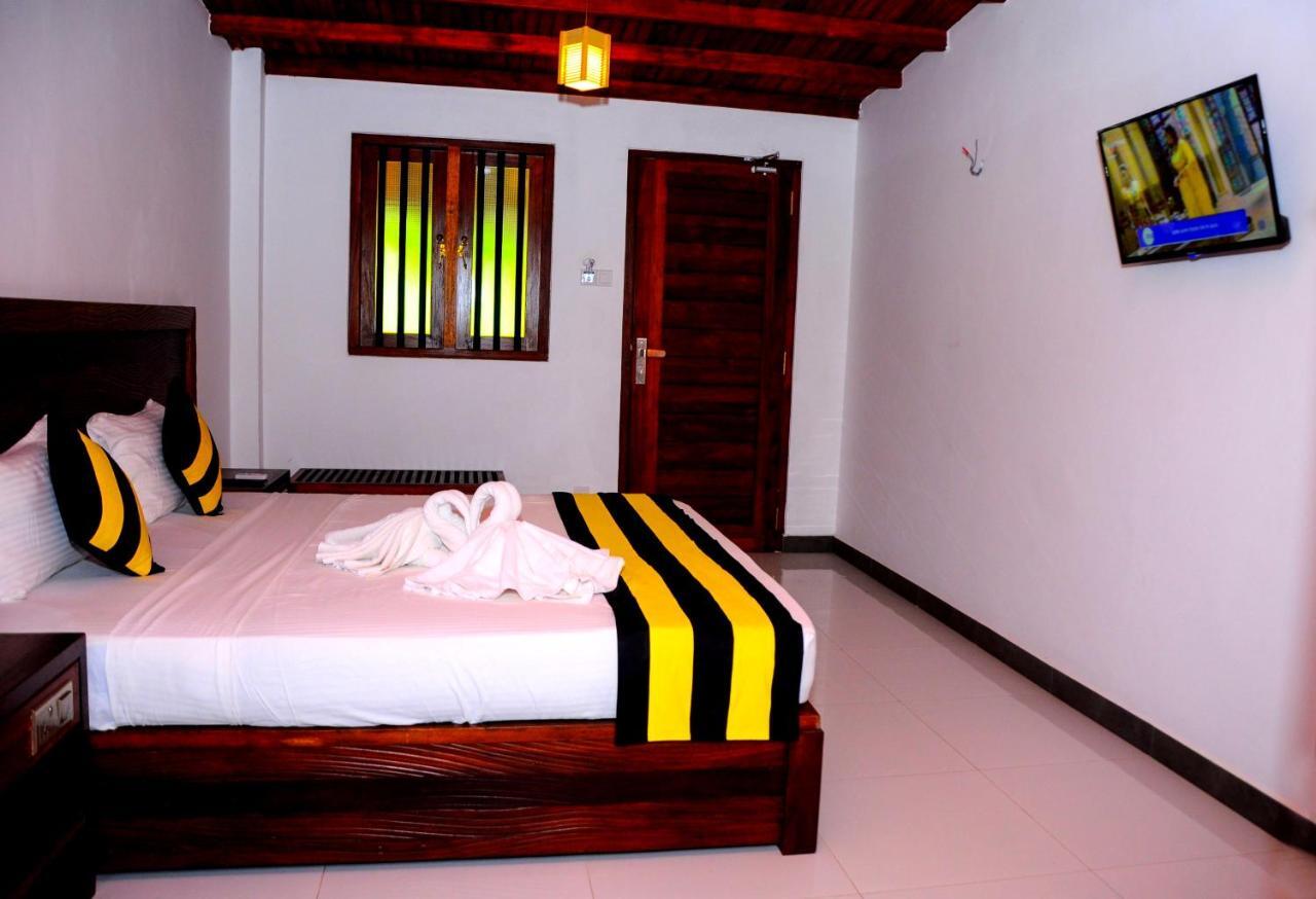Happy Banana Hotel Unawatuna Exterior foto